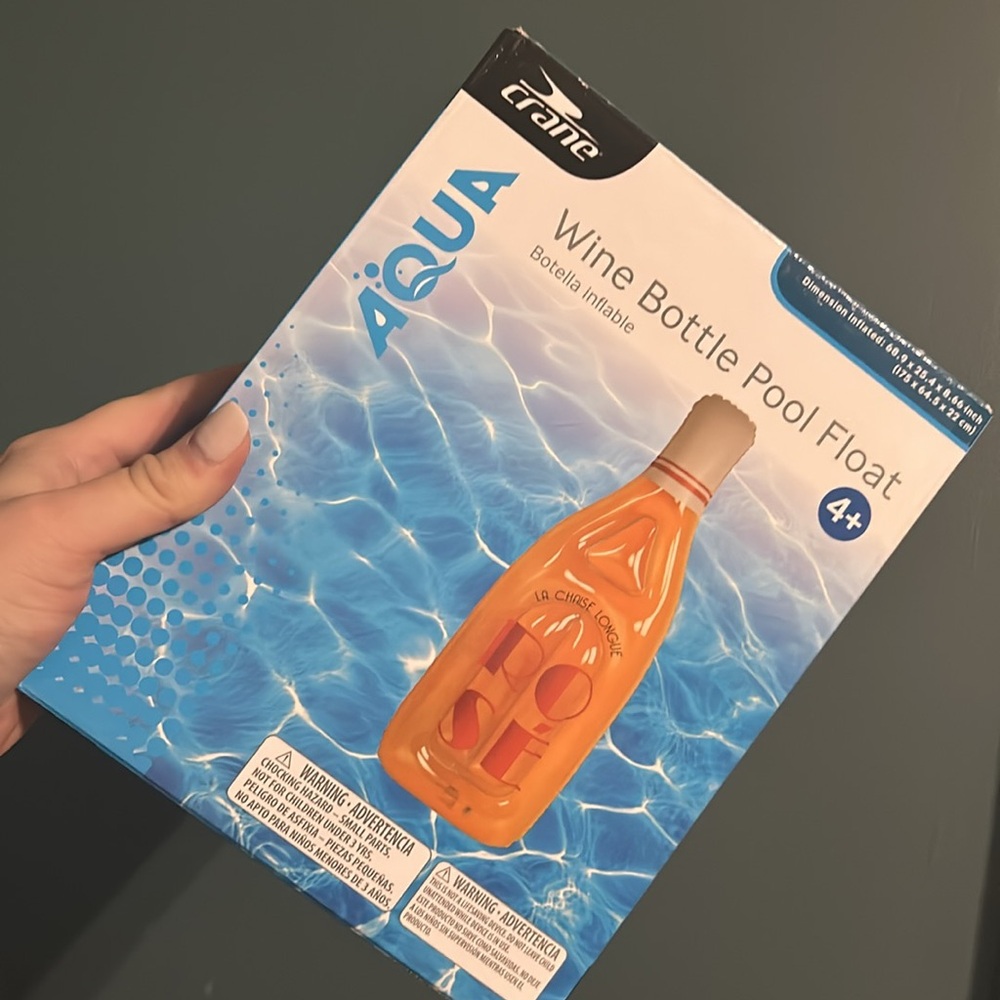 🎁 NWT Pool Float Rosé Wine Bottle Pool Float Pink Water Pool Party